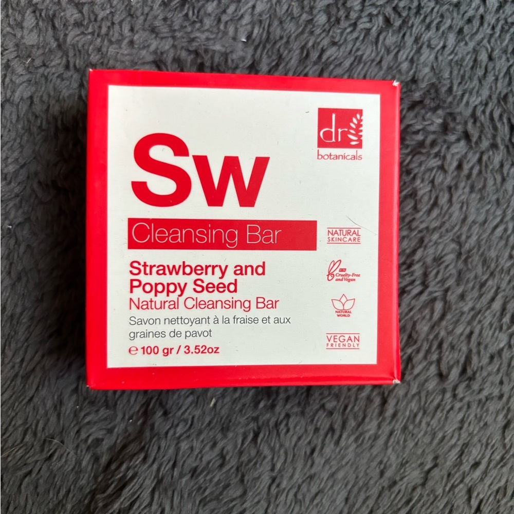 NWT Strawberry and Poppy Seed Natural Cleansing Bar